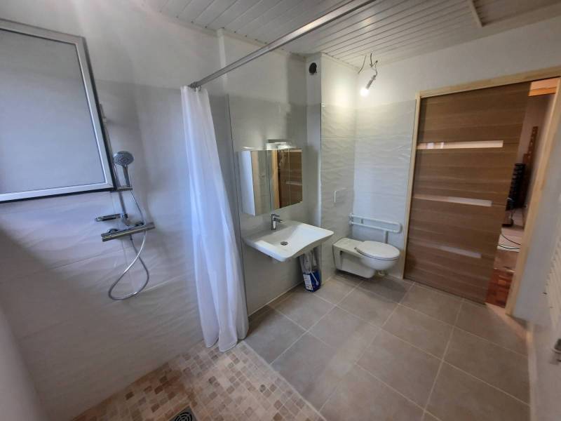 Marseille : passer d'une baignoire à une douche avec MaPrimeAdapt'